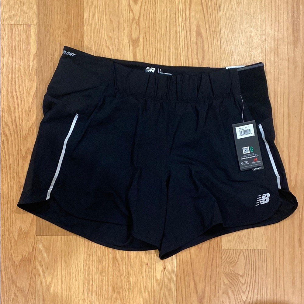 NWT New Balance Black Athletic Shorts Lightweight Relaxed Fit